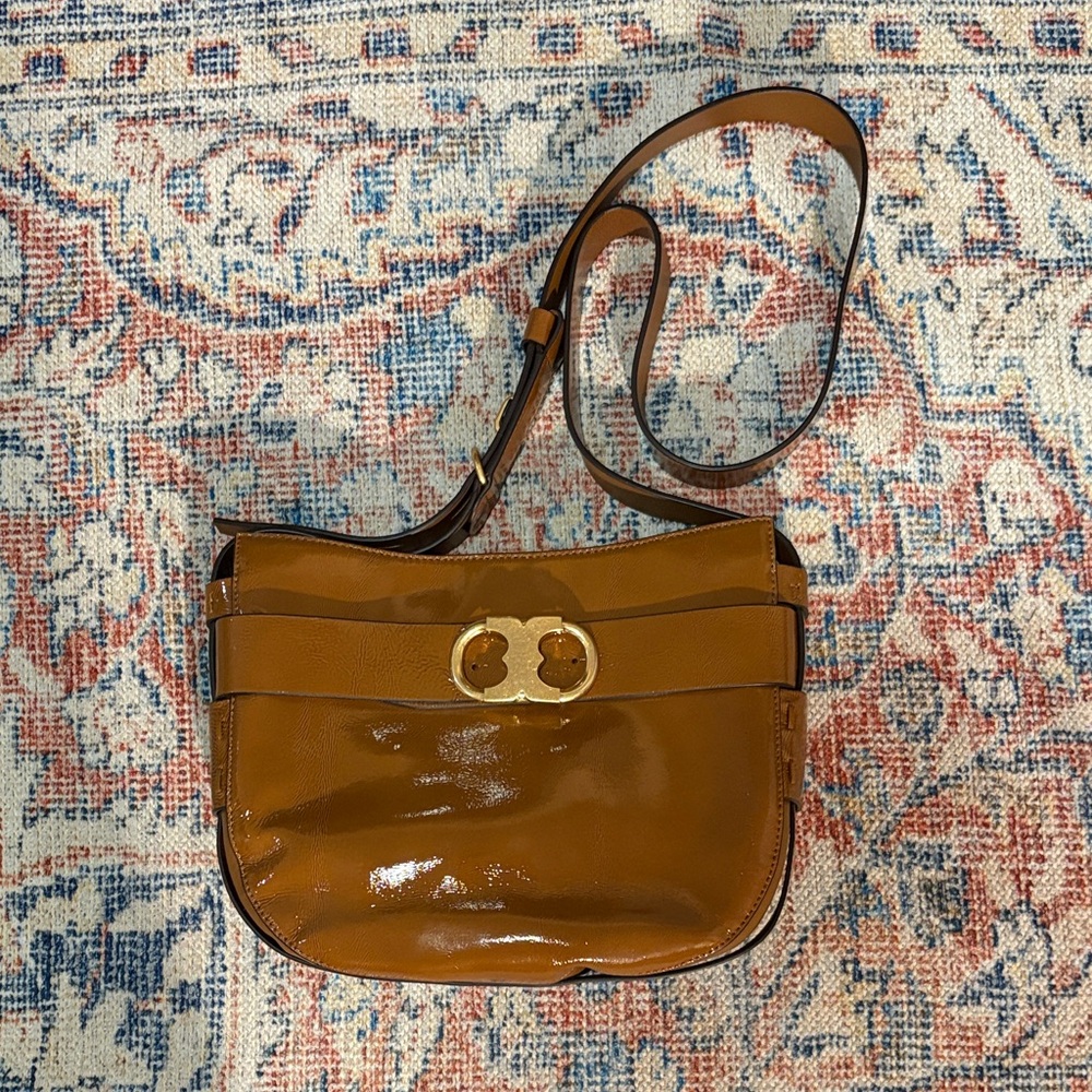 Tory Burch Gemini Link Patent Crossbody Bag in Umber NWOT